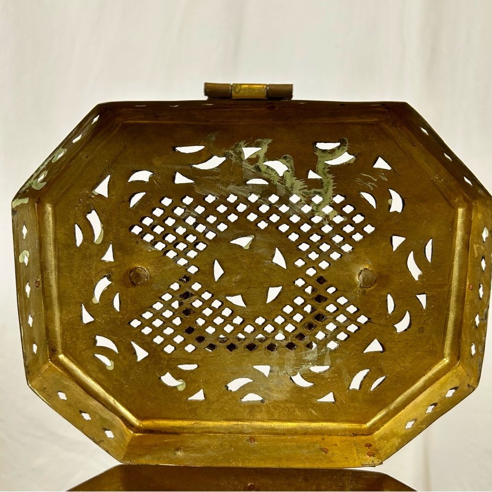 Vintage MCM Large Indian Made Brass Cut-Out Lotus Cricket Incense Box - Picture 9 of 15
